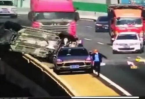 国产车桥上坠落视频大全