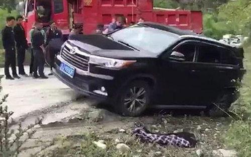 国产越野车爬土坡视频,征服土坡展现卓越性能  第2张